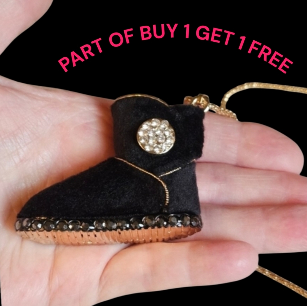 👢❄️UGG-type / Baby Ugg Type Black Boot Necklace - NWOT